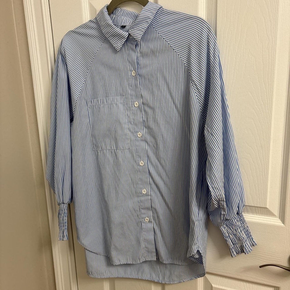 Men's Blue & White Pinstripe Casual Button-Down Shirt